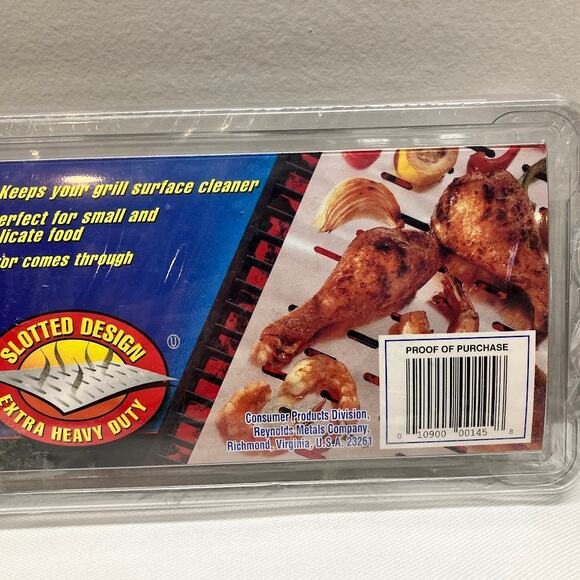 NEW Sealed Reynolds Grill Buddies Slotted Aluminum Foil Sheets 12 x 18" 8 Sheets - Picture 5 of 5